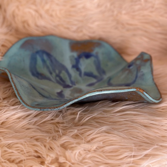 Handmade Pottery Bowl. - Picture 2 of 3